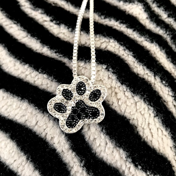 COPY - MUST HAVE PAW PRINT NECKLACE!!!🐾🐾 - Picture 6 of 10